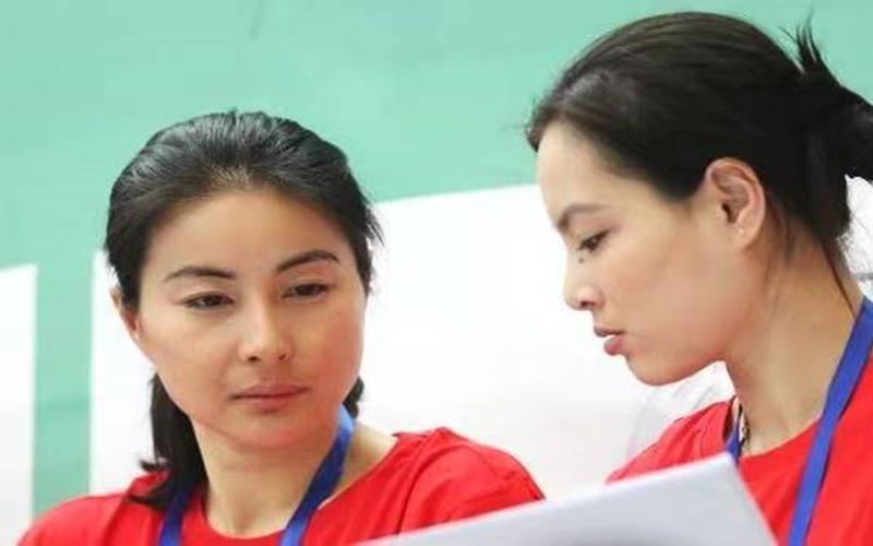 郭晶晶下嫁霍家后为何如此低调,下嫁霍启刚的郭晶晶曝光家庭地位