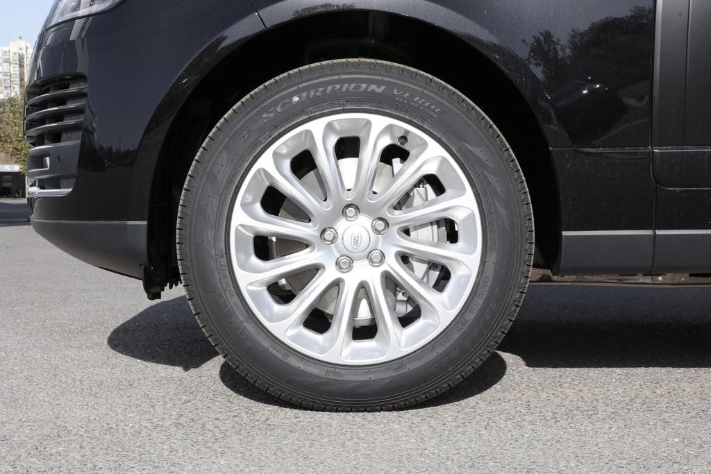 新款路虎揽胜创世3.0t标轴版,体验全新路虎揽胜首发版