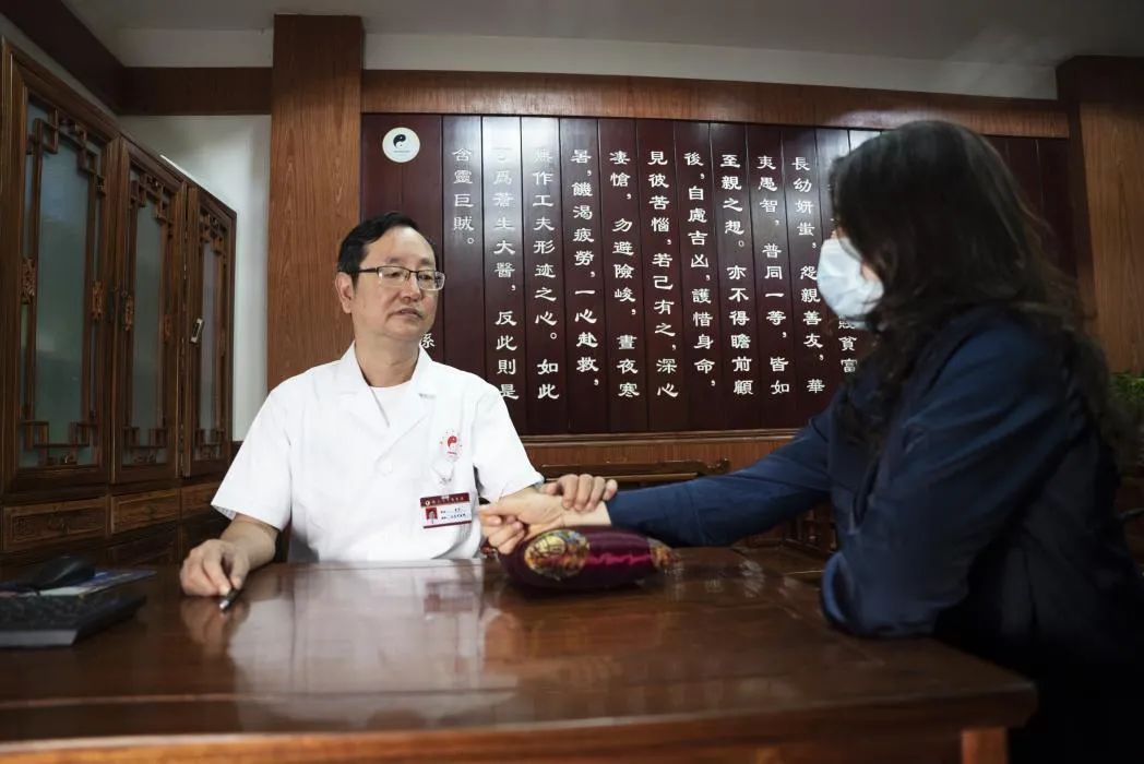 第四届四川省中医十大名医有哪些,第四届四川四大中医名单