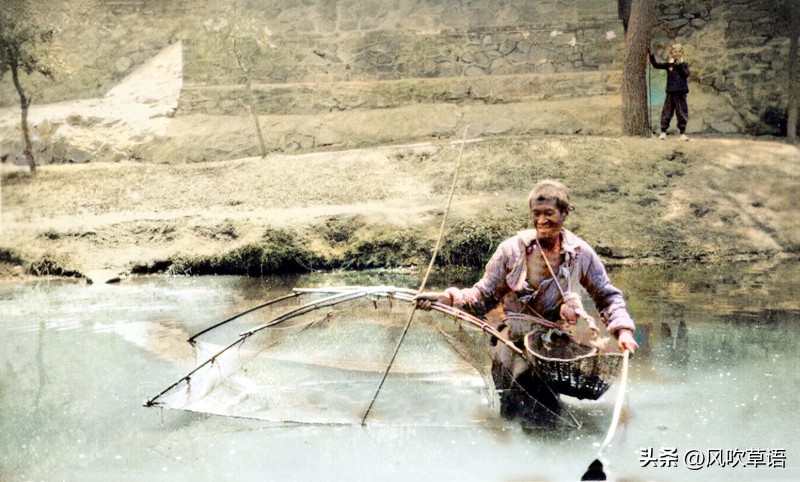 1928年的北京街头，黑猪过处黄尘四起，茶馆门前“葛大爷”现身