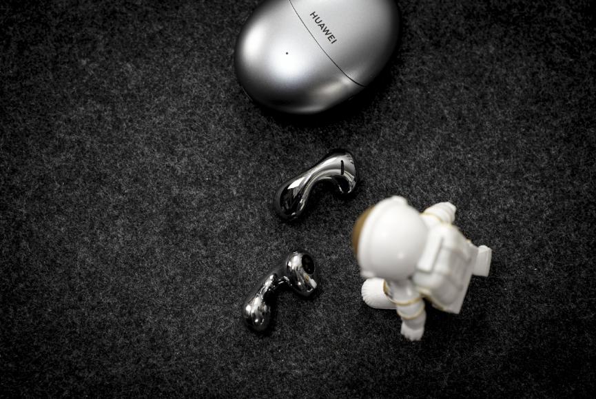 华为freebudsstudio对比boseqc35,华为freebuds5降噪评测