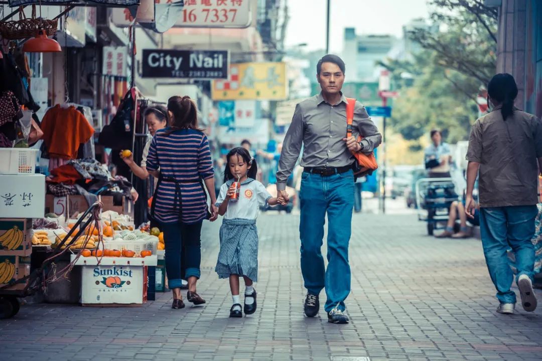 从港影港片看香港25年大变化,庆祝香港回归25年回忆港片