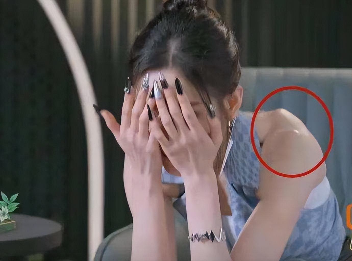 女星珠圆玉润和骨瘦如柴的差距,女星瘦骨如柴珠圆玉润