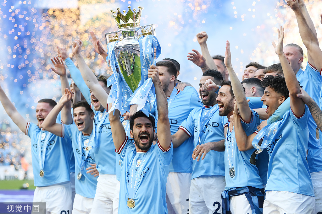 曼城时隔多长时间重回榜首,曼城赛季回顾