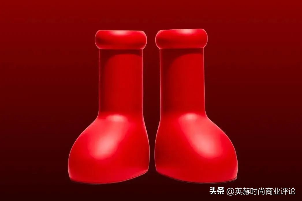 从「阿童木靴」到「马里奥鞋」，二次元席卷时尚界