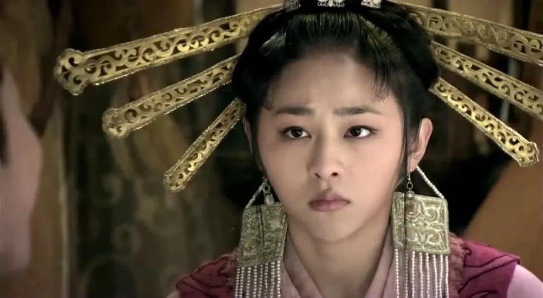 秦二世胡亥：三年就败光了六世的家底，这个暴君究竟有多残暴？