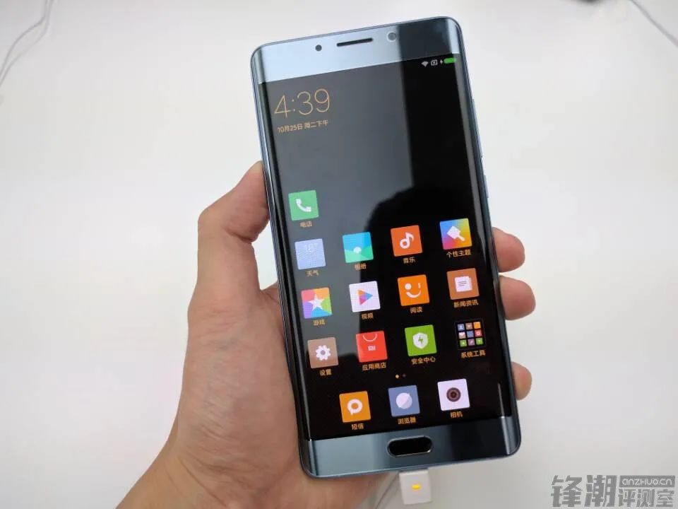 手机曲面屏有哪些优点和缺点,手机为啥不流行曲面屏了