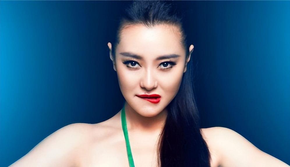 汤唯和吴倩莲相似的度有多少,汤唯和吴倩莲太像了