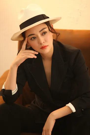 鲜妆辉映桃花红,鲜妆护肤