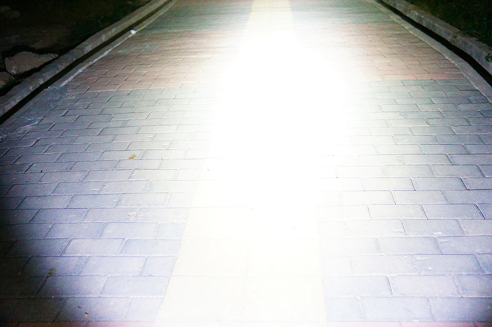 纳拓雷电电弧防身手电筒拆解,纳拓电弧防身手电电压多少