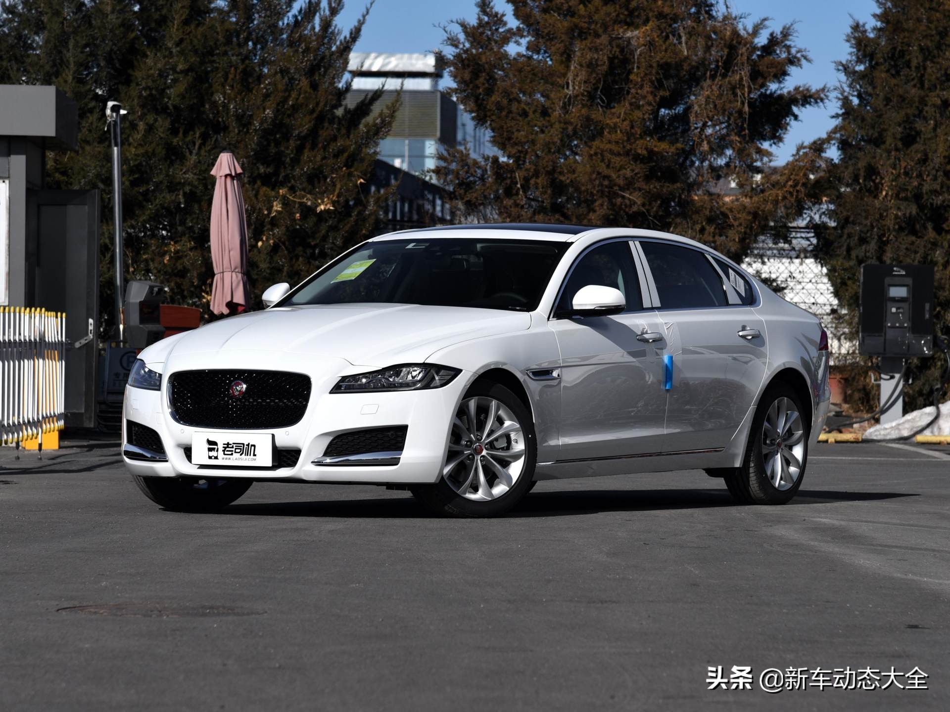 价格实惠捷豹xfl实拍解析,2017款捷豹xfl2.0t240ps奢华版油耗