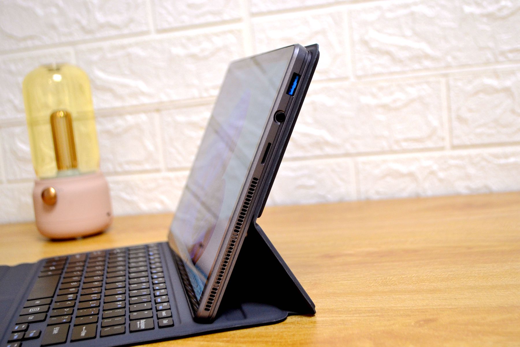 酷比魔方iwork10旗舰本怎么样,酷比魔方iwork20pro和微软surfacego2