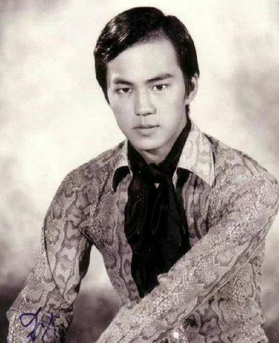 日军日记：*安妇慰**不服从管教，我很愤怒，用*刀刺**插入她的*体下**