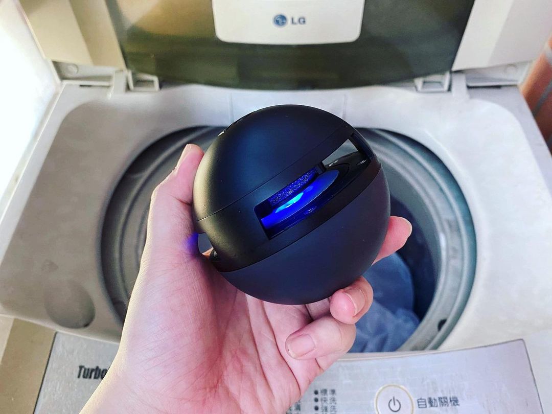 衣服洗完粘灰怎样去除,衣服洗完粘毛了处理小妙招