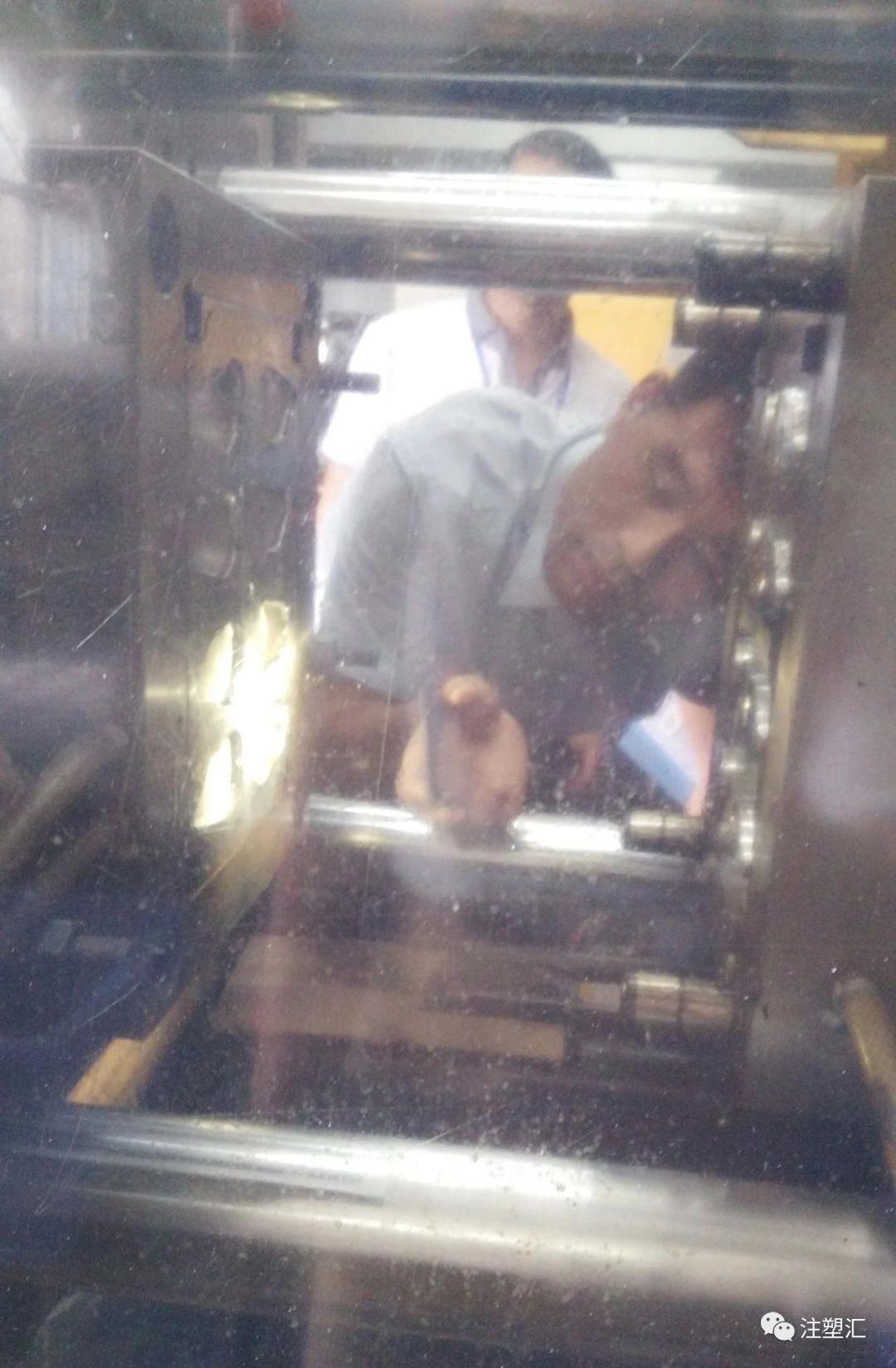 赫斯基注塑机开机视频教程,注塑开机工基本操作