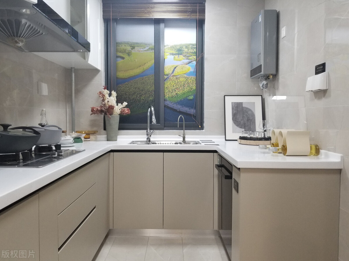 厨房黏糊糊如何避免,厨房到处黏糊糊如何清洁