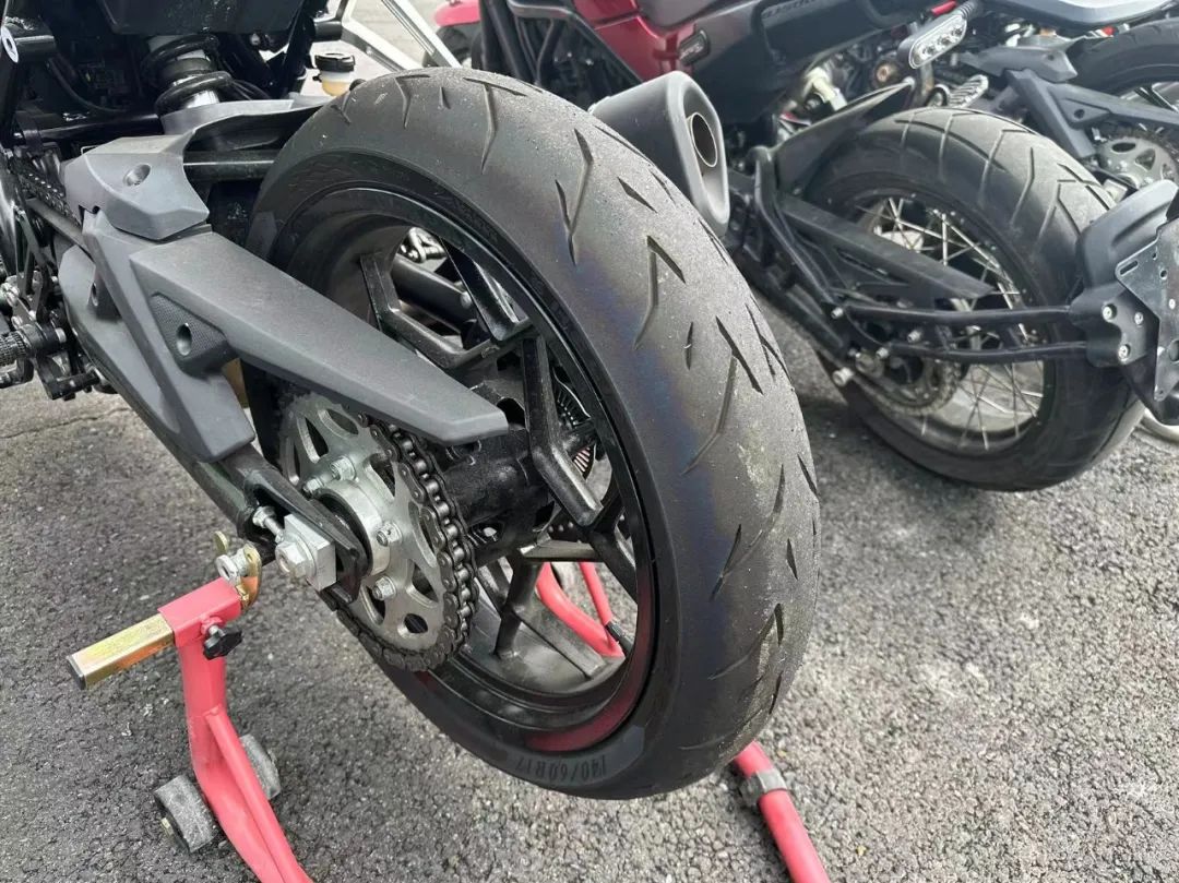 场地体验赫璐蛟龙系列运动休闲轮胎︱哎！不错哟