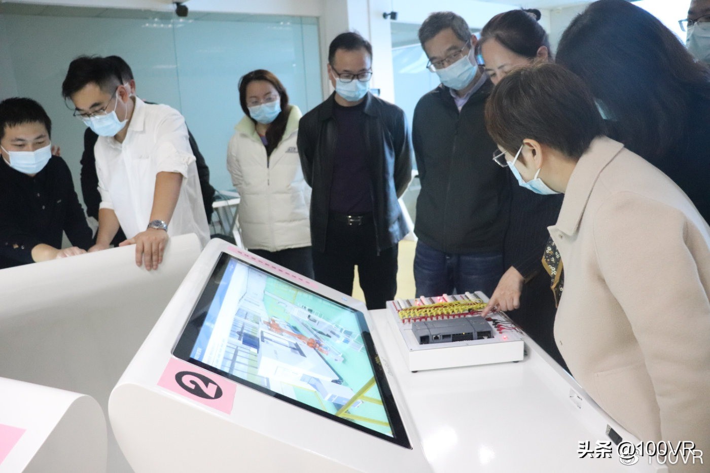 厦门市人社局走进凤凰创壹参观体验元宇宙最新技术