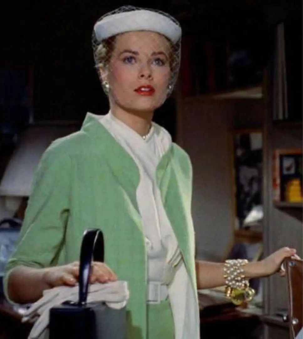 不能少了这件“幸运”珠宝，不但自带“神秘力量”还能时髦到没朋友