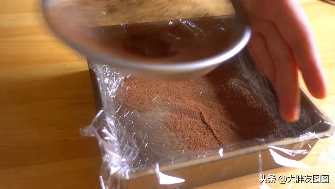 只用一块巧克力做甜点,只用三种材料做巧克力慕斯