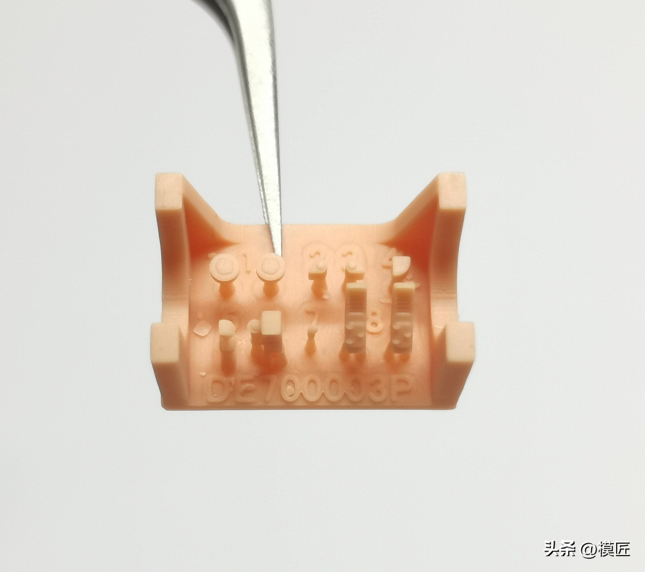 鹰翔1/700德国海军埃姆登号巡洋舰开盒测评