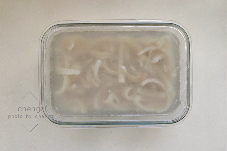 猪皮冻最正宗的做法妙招姐,晶莹剔透的猪皮冻详细教程