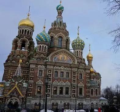 男子花10万块买了8套房子是真的吗,男子花10块买8套房子