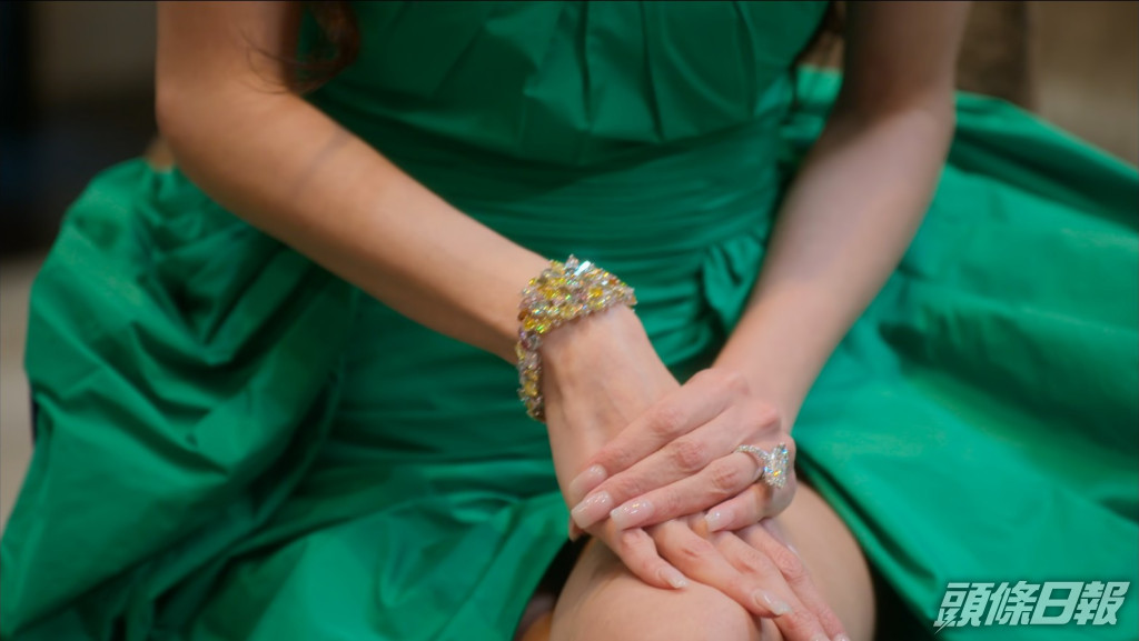 香港亿万富翁豪车,香港富豪一下买40辆劳斯莱斯