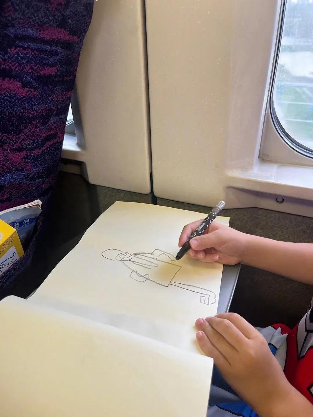 女作家苏小懒因被提醒“管好小孩”投诉，不是所有的孩子都是哪吒