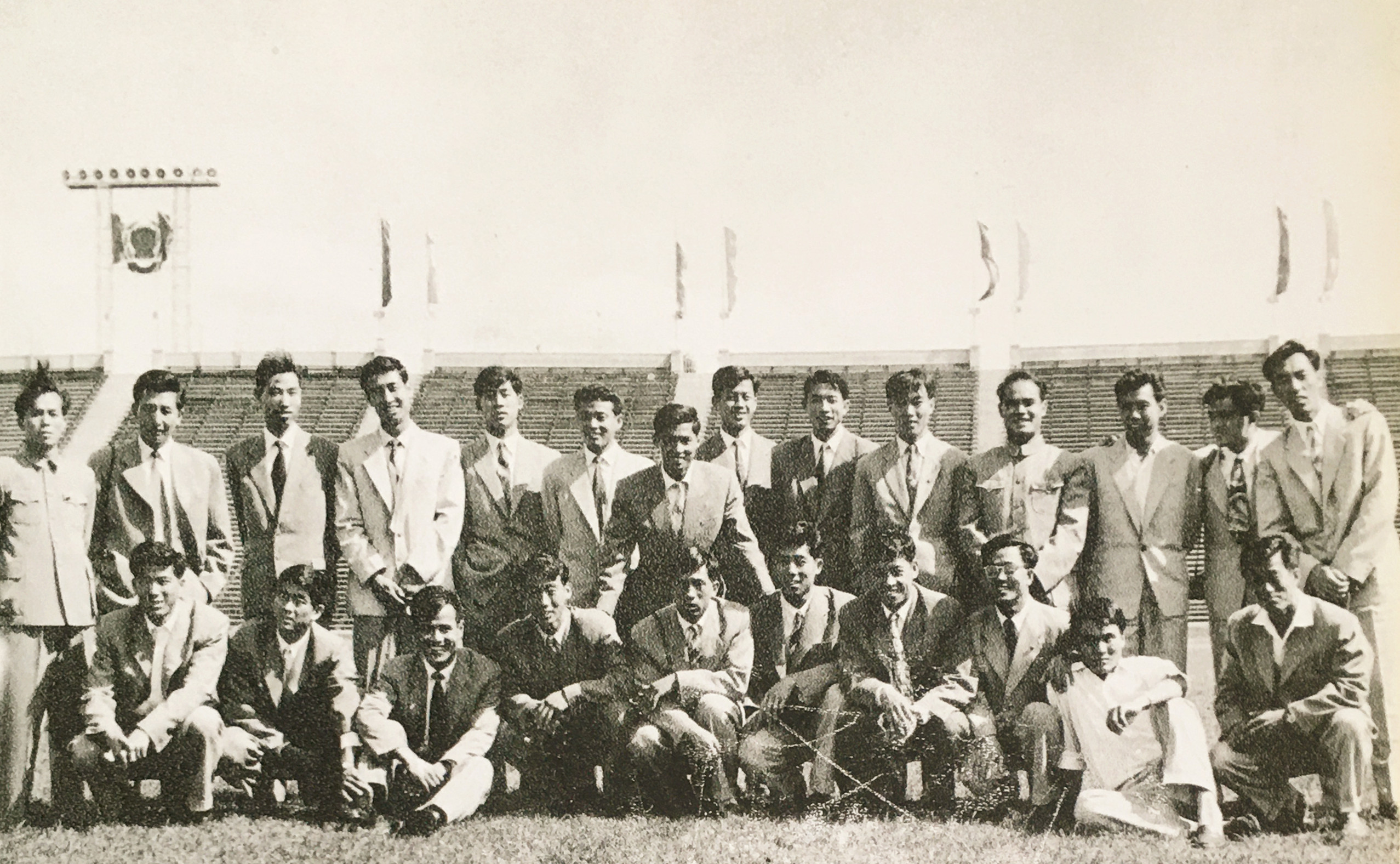 八一民宿名字,八一足球