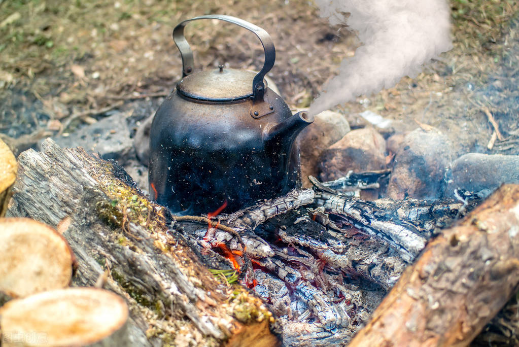 不锈钢锅用久了里面发黑怎么办,不锈钢锅烧干锅发黑了怎么清洗