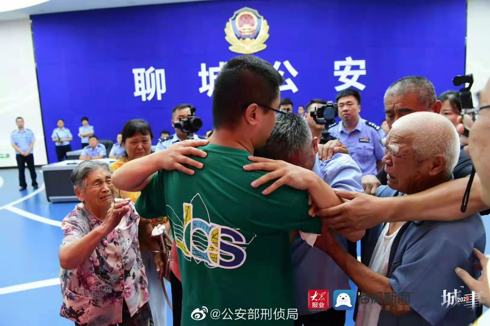 失孤原型郭刚堂骑摩托车参加节目,失孤原型郭刚堂找回24年的儿子