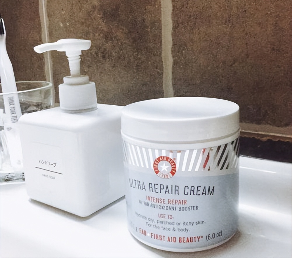 保湿面霜哪个品牌保湿效果好,保湿滋润面霜推荐哪款最好用