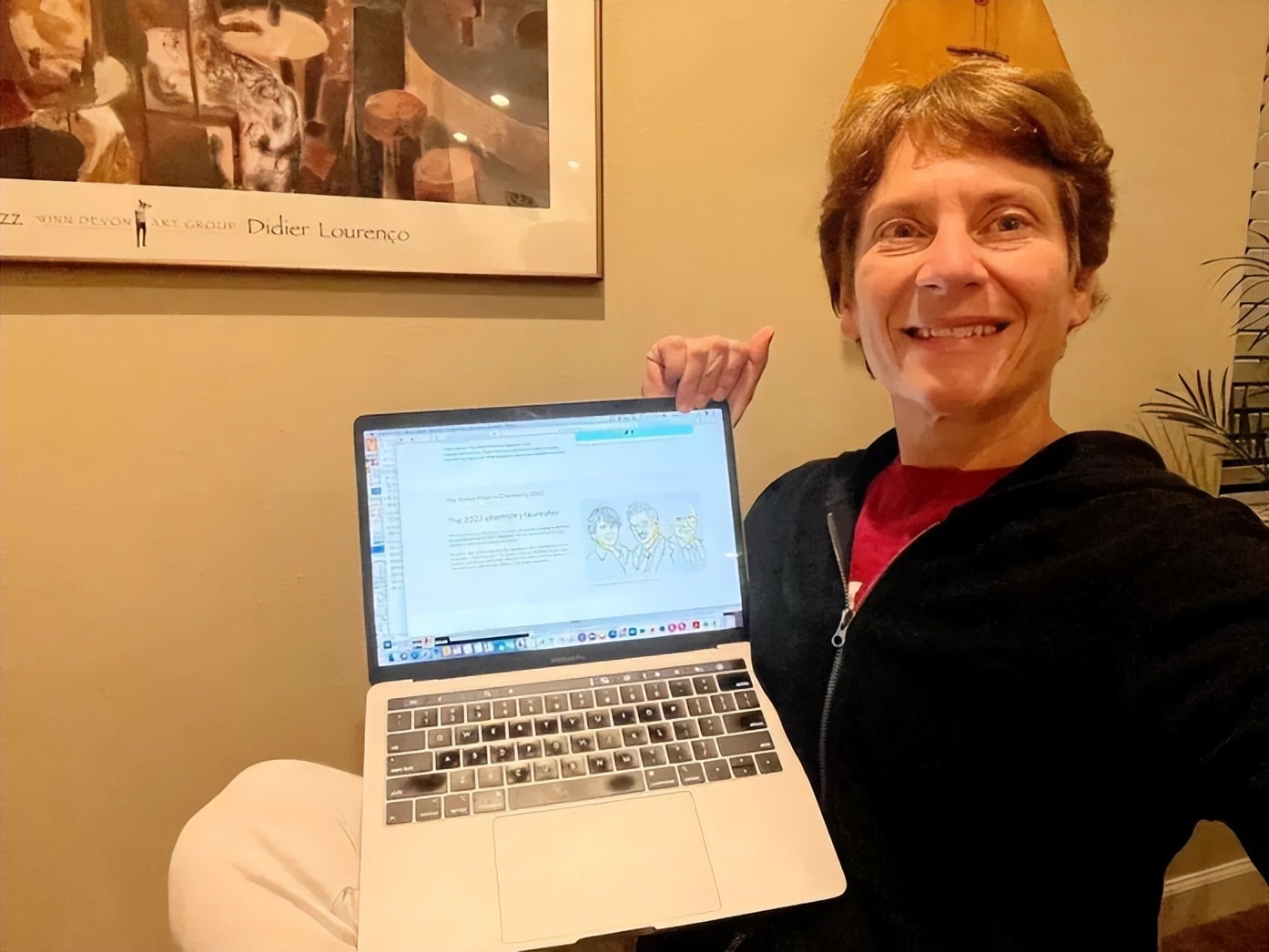 体育特长、哈佛学霸、乐队、化学诺奖！她的经历小说都不敢编