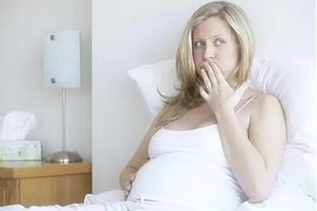 怀孕后怎么老是放屁特臭,怀孕后老爱放屁怎么回事