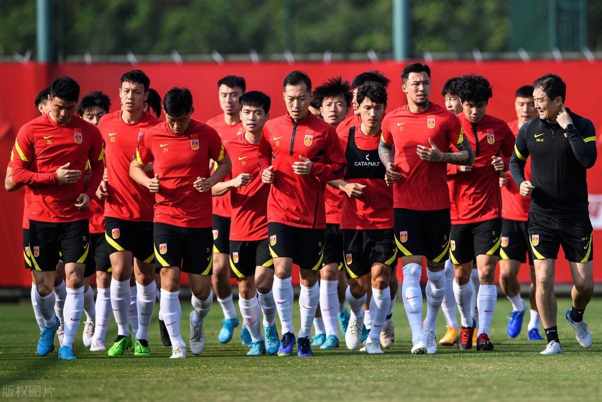 体操冠军评价肖若腾,董路评价国足进入12强