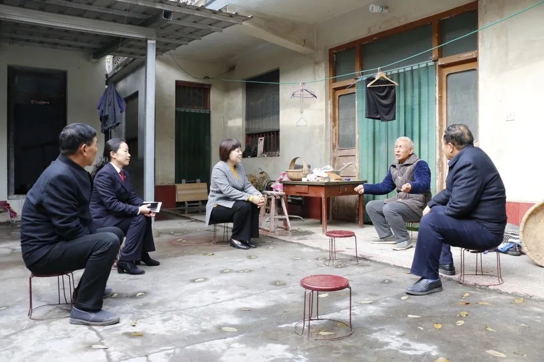 走进法治社会,走在法治的路上