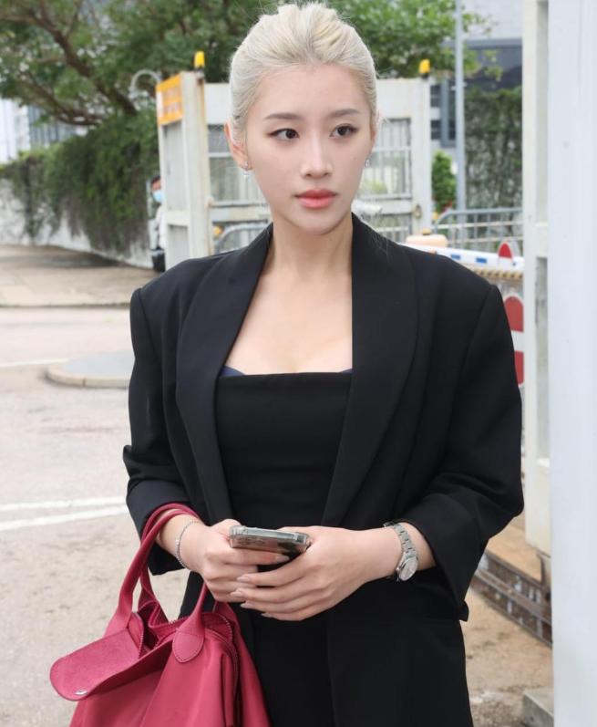 今年被内定的“神颜港姐冠军”，火辣到网友集体破防：港娱有救了