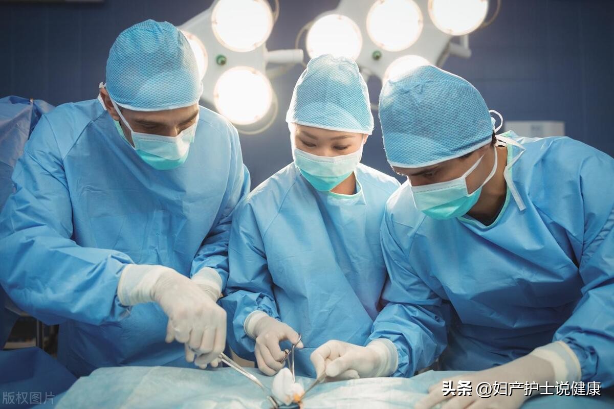 女性持续腹痛发热,使用抗生素会引起不孕不育症吗