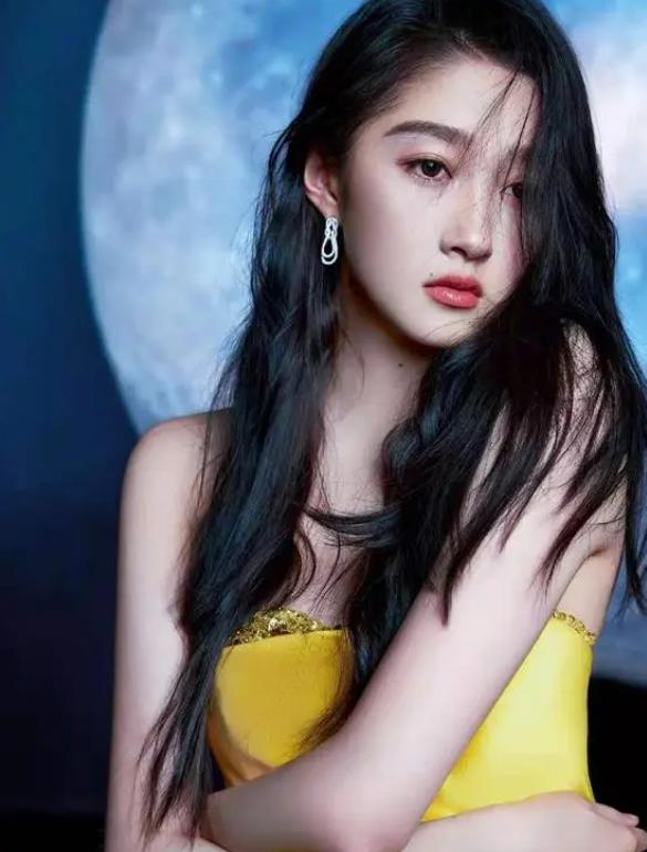 杨颖封面引热议,杨颖扔南瓜片段