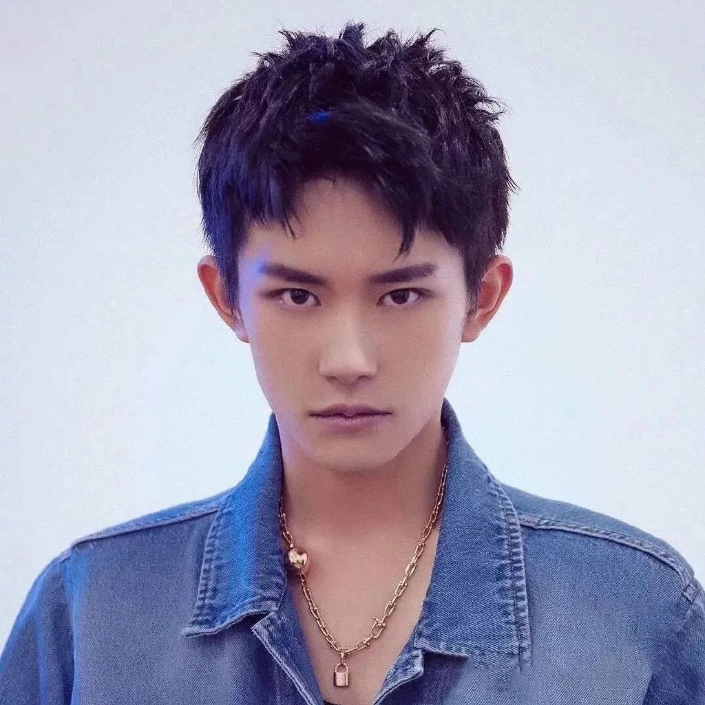 一款最帅气的男士发型,成熟男士头发稀少适合剪什么发型