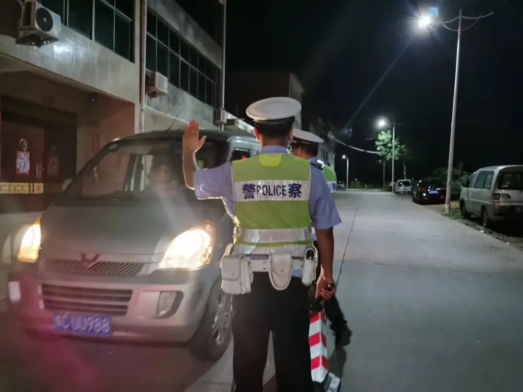 夏季治安打击整治“百日行动”丨尽锐出战!河南洛阳公安全力开展夏夜治安巡查宣防第二次集中统一行动