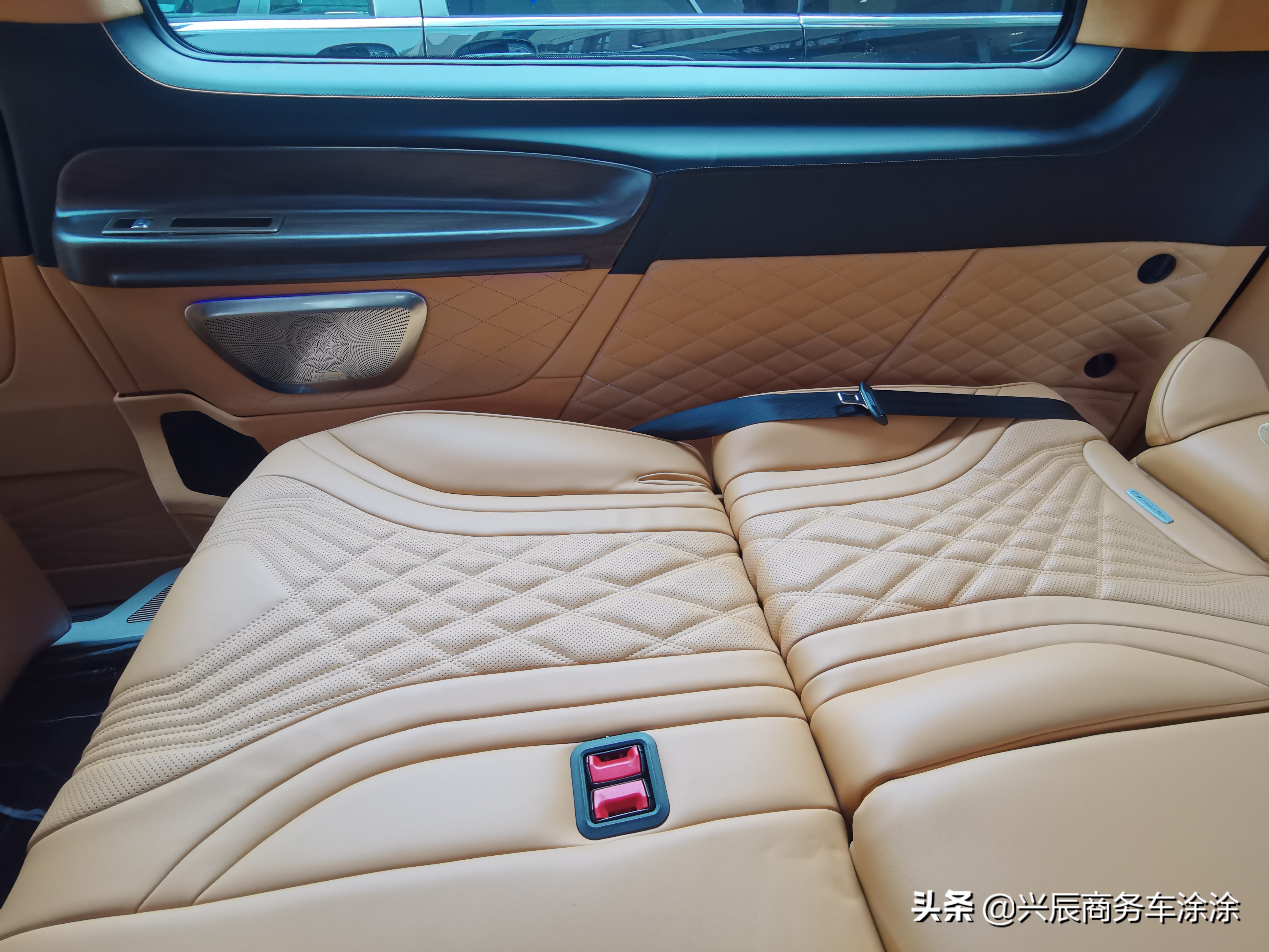 奔驰威霆7座mpv商务车报价多少钱,奔驰mpv七座威霆价格