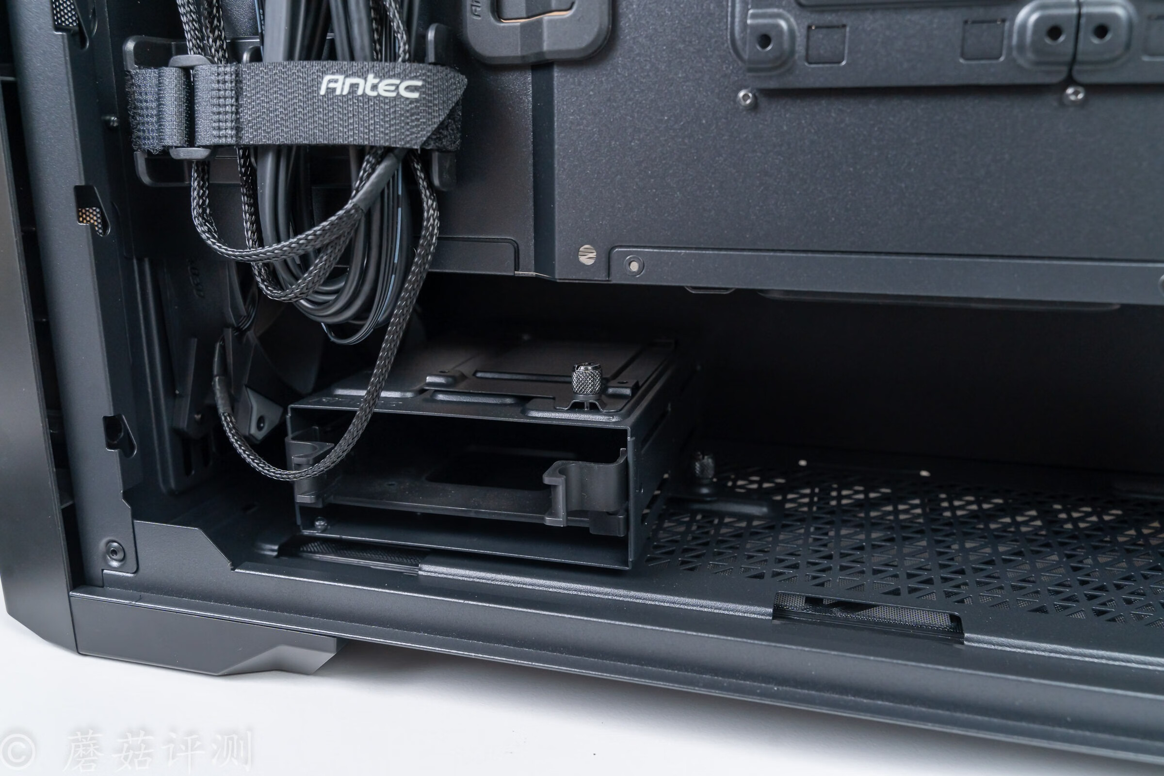 安钛克散热最好的机箱,散热性能好的机箱安钛克700和800