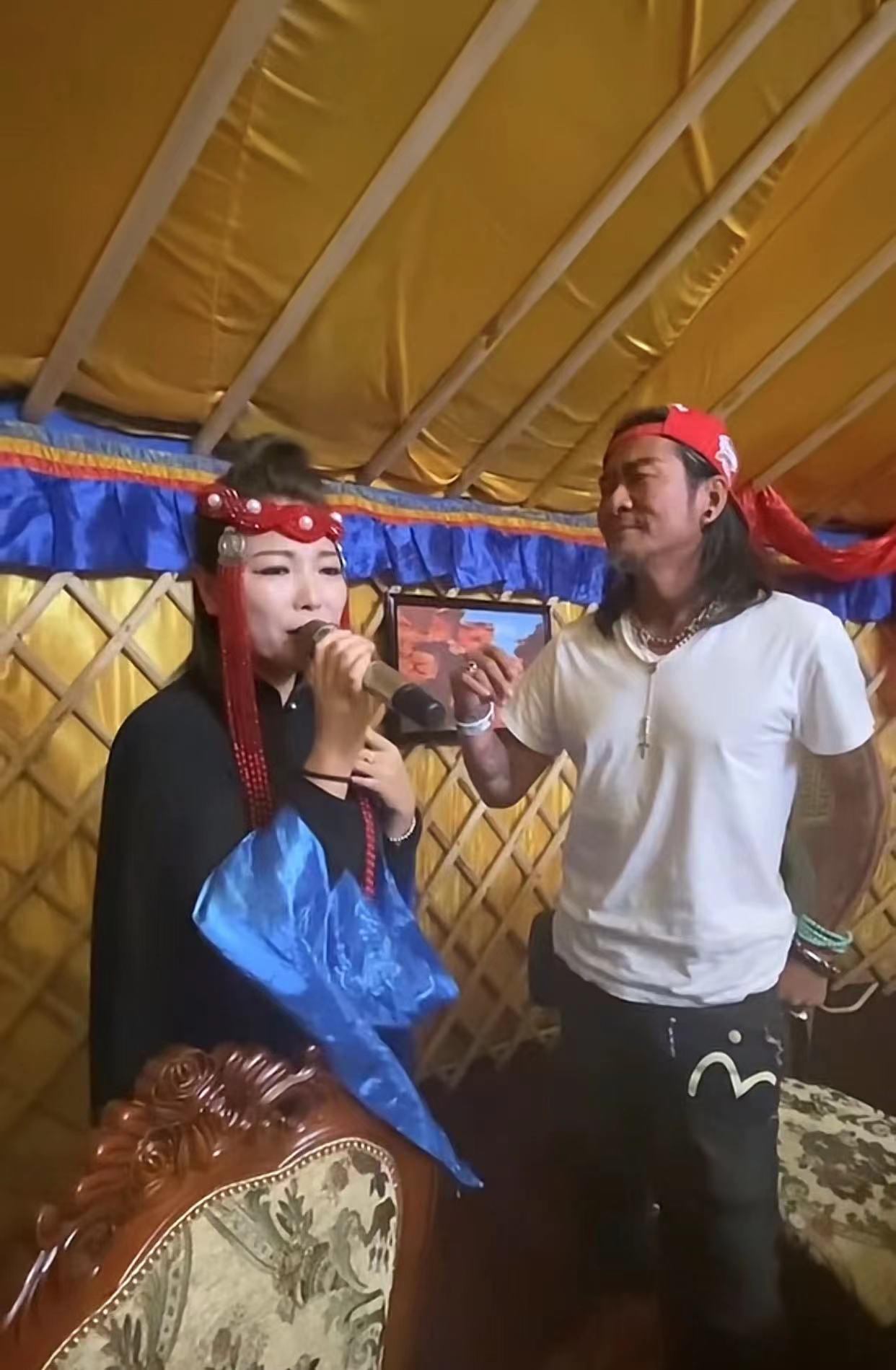 58岁孙兴晒演出视频,孙兴慜吃酒席随礼