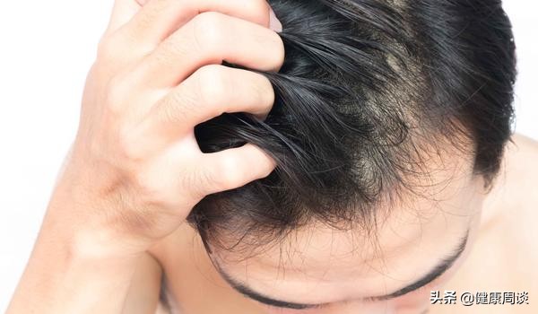 头皮发痒长疙瘩什么原因造成的,头皮发痒长疙瘩是什么原因引起的