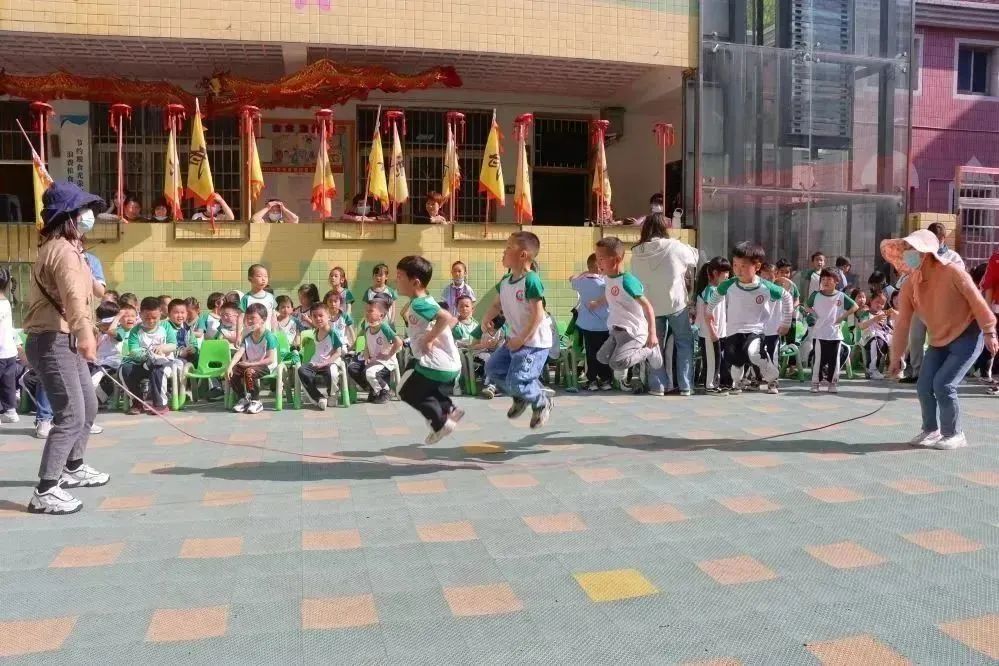 澧县桃小锦绣幼儿园招生简章,英才幼儿园招生简章