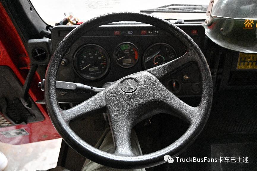 红色战车老消防车,红色北奔消防车