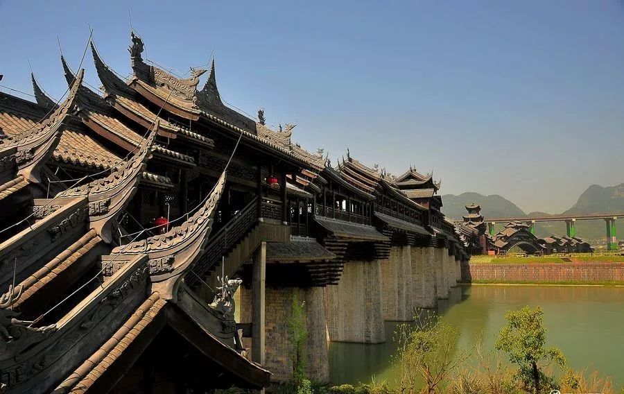 踏迹寻音:“东南佳山水武陵花雨深”的重庆黔江