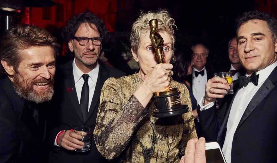 奥斯卡2024颁奖杨紫琼,奥斯卡最佳女主角颁奖杨紫琼